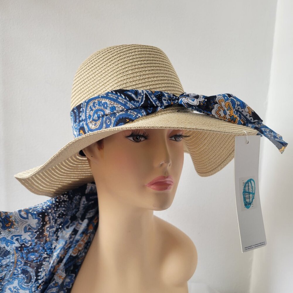 Adrienne Vittadini Kimono and Hat Set (Size: one size)